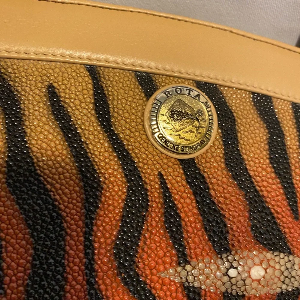 Rota genuine, stingray, Elegant Tan and Black Animal Print Handbag 11x6x2 - Picture 4 of 10